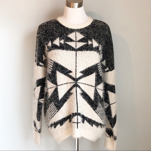 Forever 21 Sweaters - Forever 21 Women’s Black White Eyelash Sweater, M